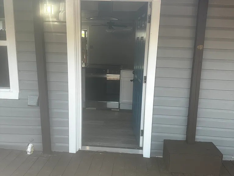 207 E Gleason St — Photo 8