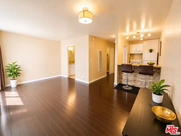 525 S Ardmore Ave #261 — Photo 7