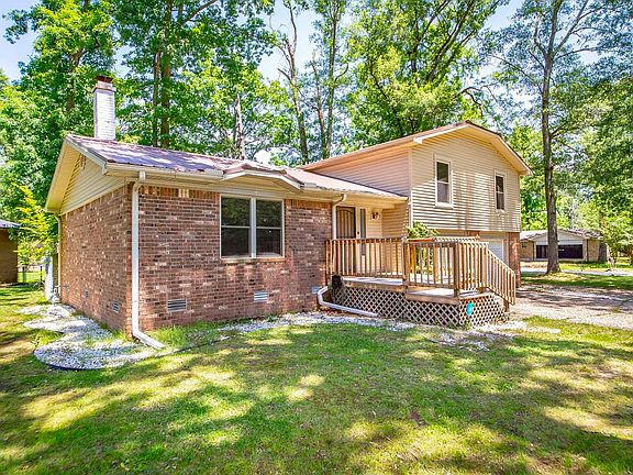 2nd image of 115 Foxdell Cir