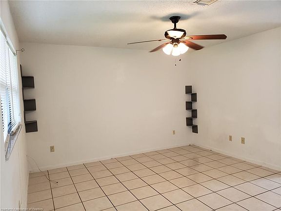 4th image of 5033 Whiting Dr