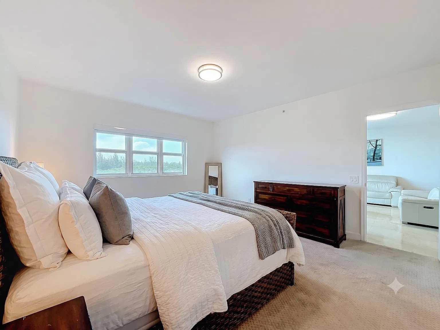 2 bed, 2.5 bath, 1603 sqft, $3,200 — Photo 3