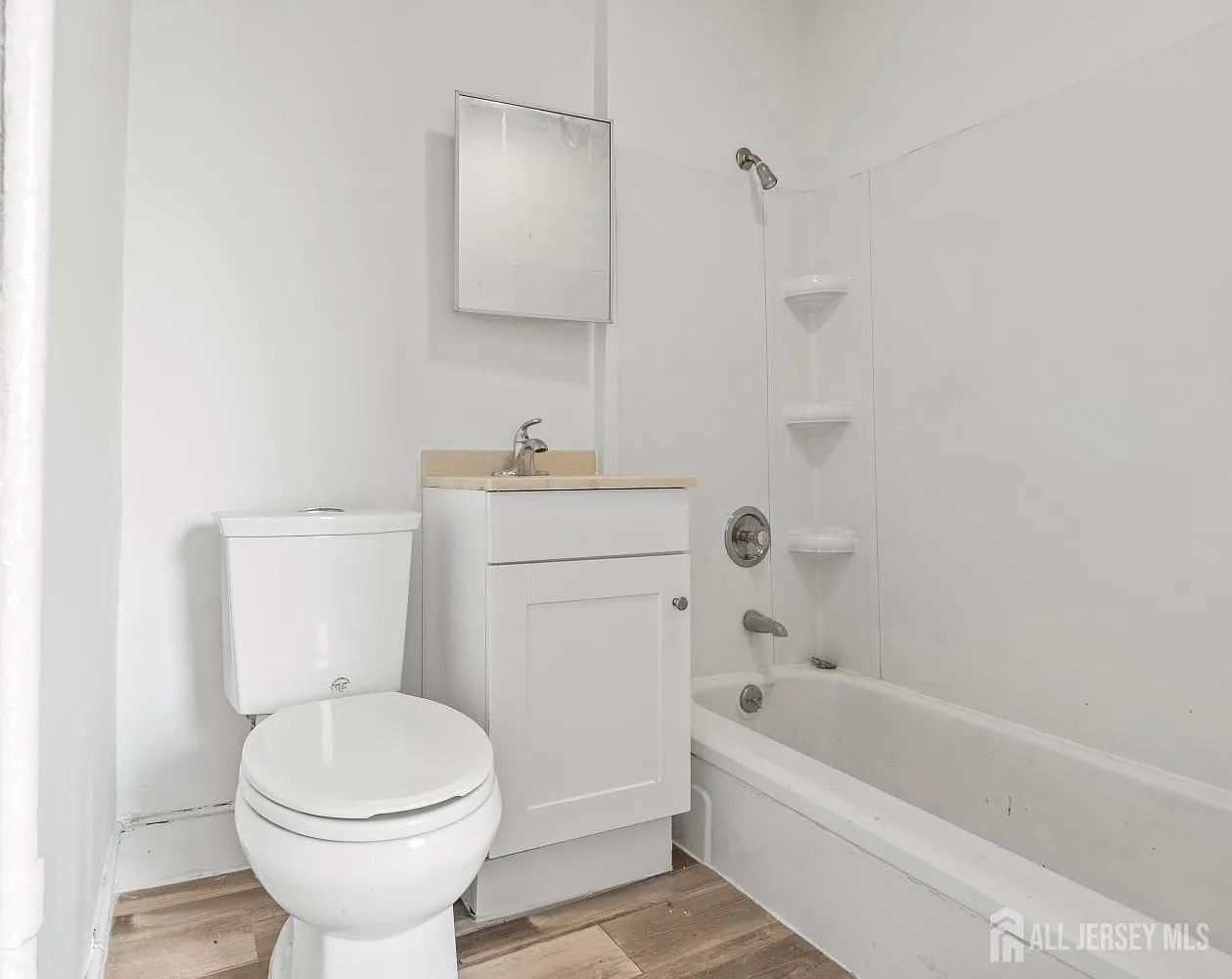 1 bed, 1.0 bath, 3386 sqft, $1,650 — Photo 3