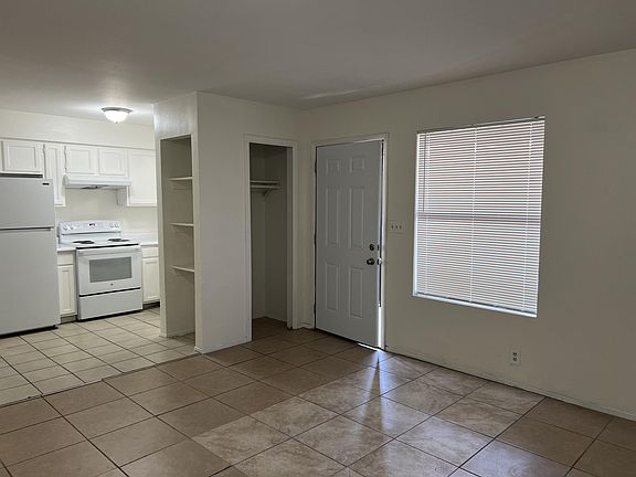 2nd image of 420 Vermont St NE APT 3