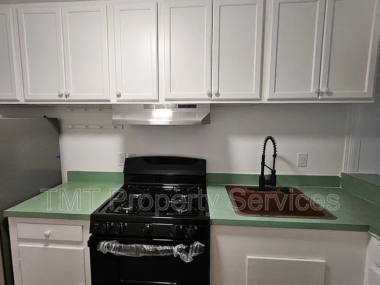 2619 W Acacia St #2 — Photo 6