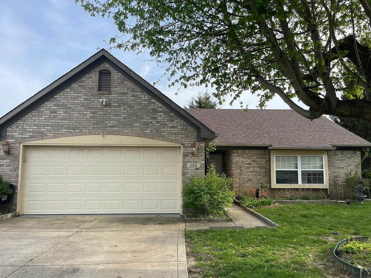 1199 Acadia Ct photo 1