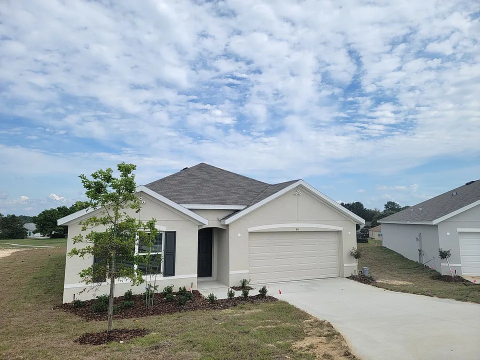 411 W Putting Green Ct