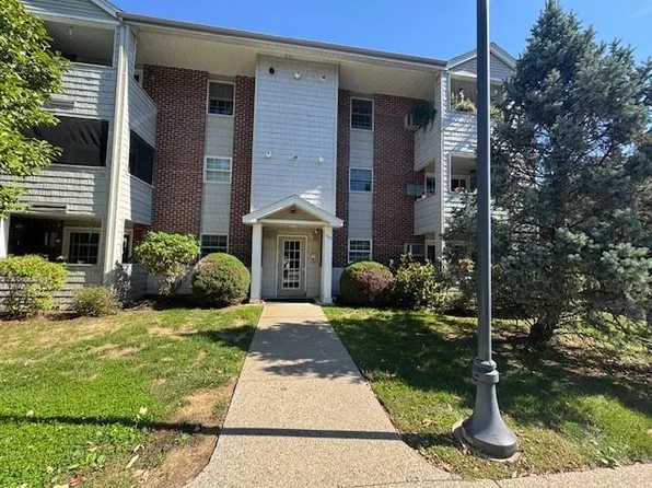 669 Metacom Ave Unit 17, Bristol, RI 02809