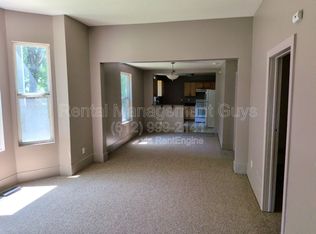1810 10th Ave S, Minneapolis, MN 55404