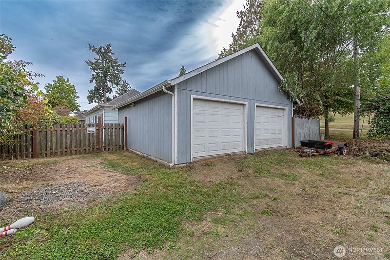 4th image of 1129 S 61ST Street