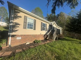 175 Cedar Hill Dr, Crumpler, NC 28617
