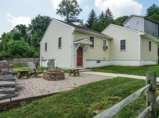 28 Manor Rd, Southbury, CT 06488