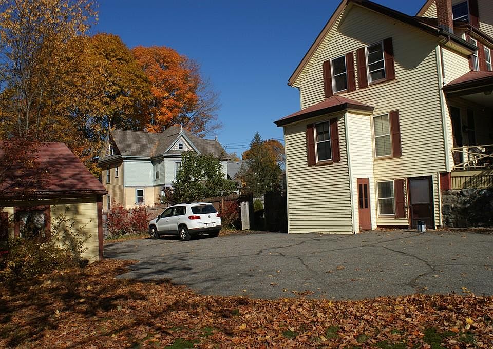 2nd image of 166 High St #1