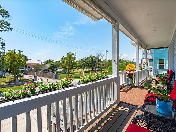 5th image of 2922 Seargent St