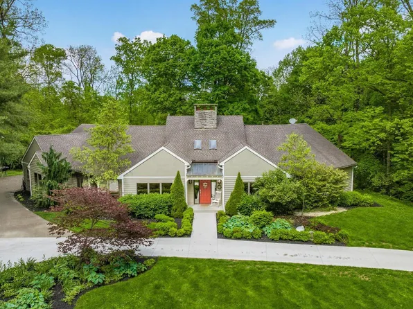 140 Pembroke Ln, Granville, OH 43023