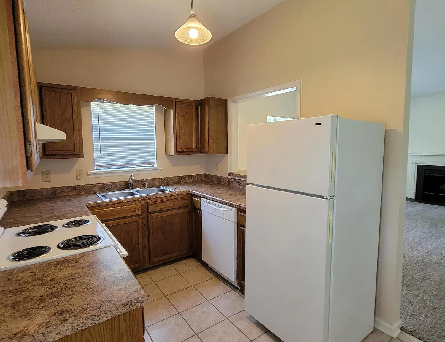 2 bed, 2.0 bath, 1000 sqft, $1,275 — Photo 4