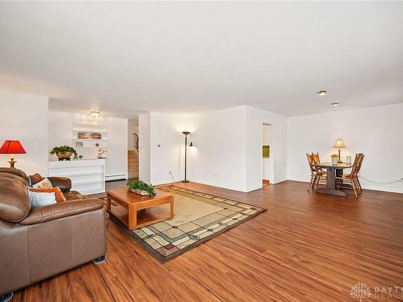 4th image of 1266 Hillside Dr