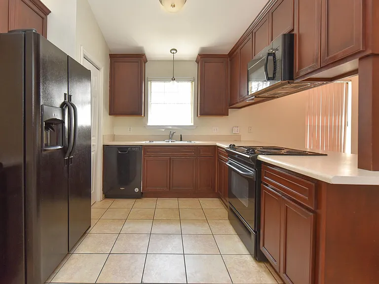 5309 Moonbeam Trl — Photo 4