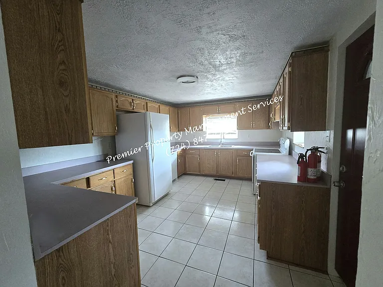 455 E Jefferson St — Photo 16