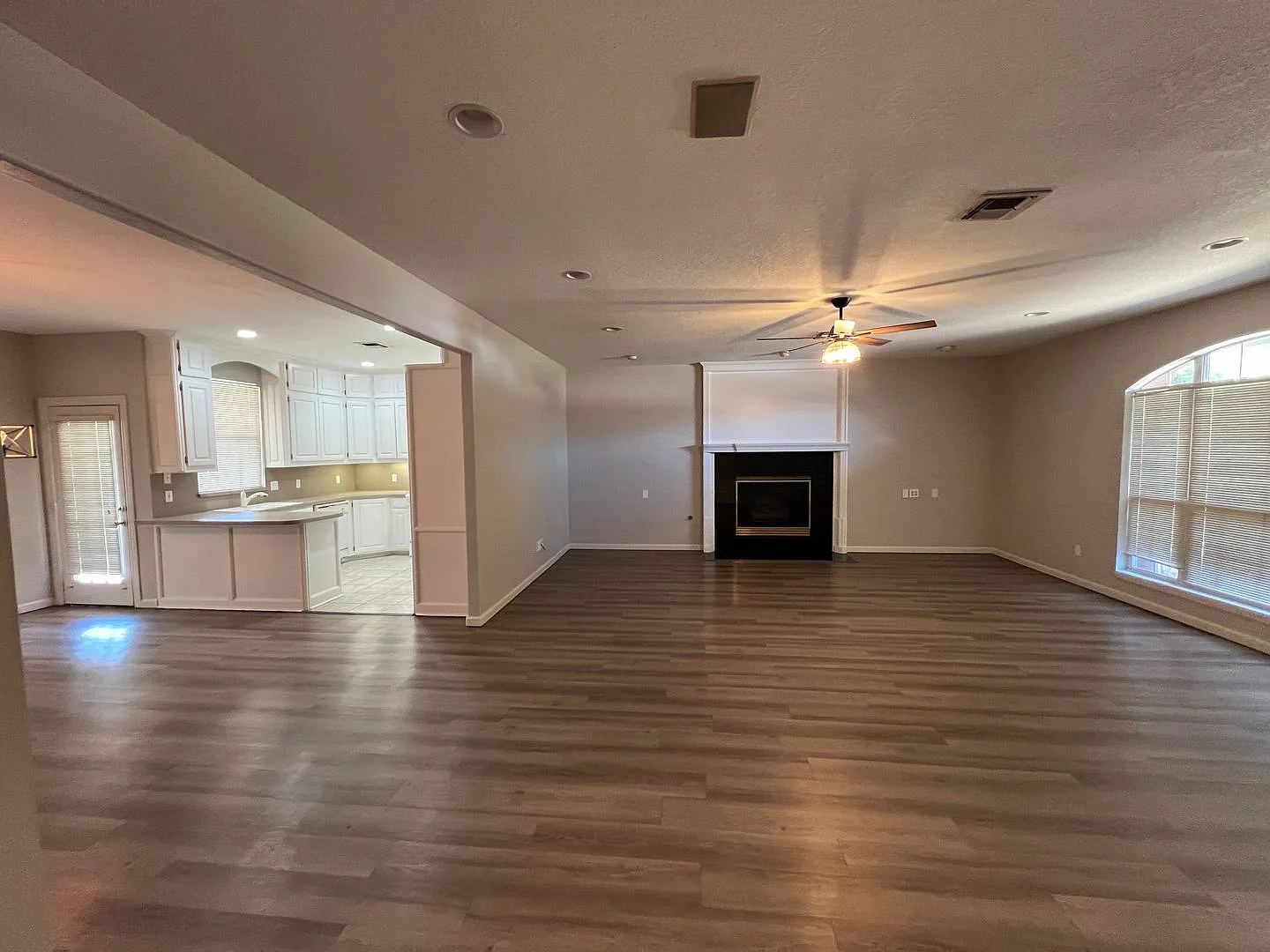 3 bed in Moore Schools , spacious with a great backyard1 — Photo 4