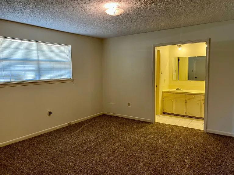 5629 Loranger Dr — Photo 10