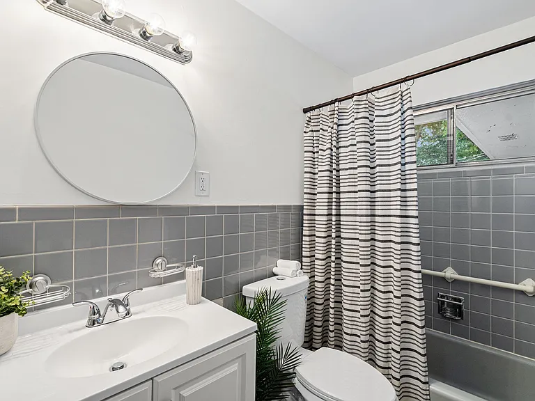 7809 Rosewood Dr — Photo 18