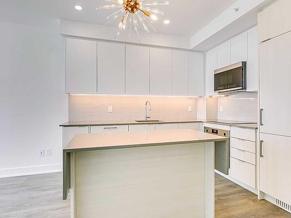 2nd image of 2300 Parkhaven Blvd #312