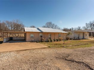 404 N Pecan St, Roxton, TX 75477