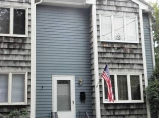 27 Pine Hill St, Lowell, MA 01852