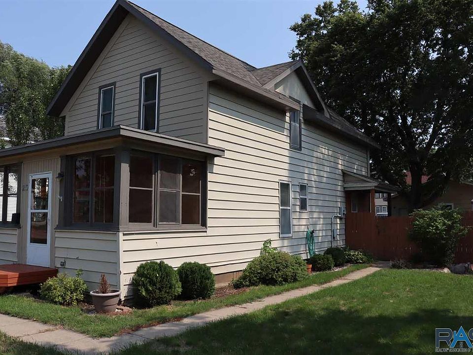 1st image of 210 N Josephine Ave