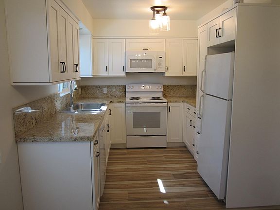2nd image of 403 E Anapamu St #1