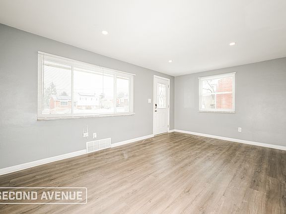 3rd image of 105 Donley Dr