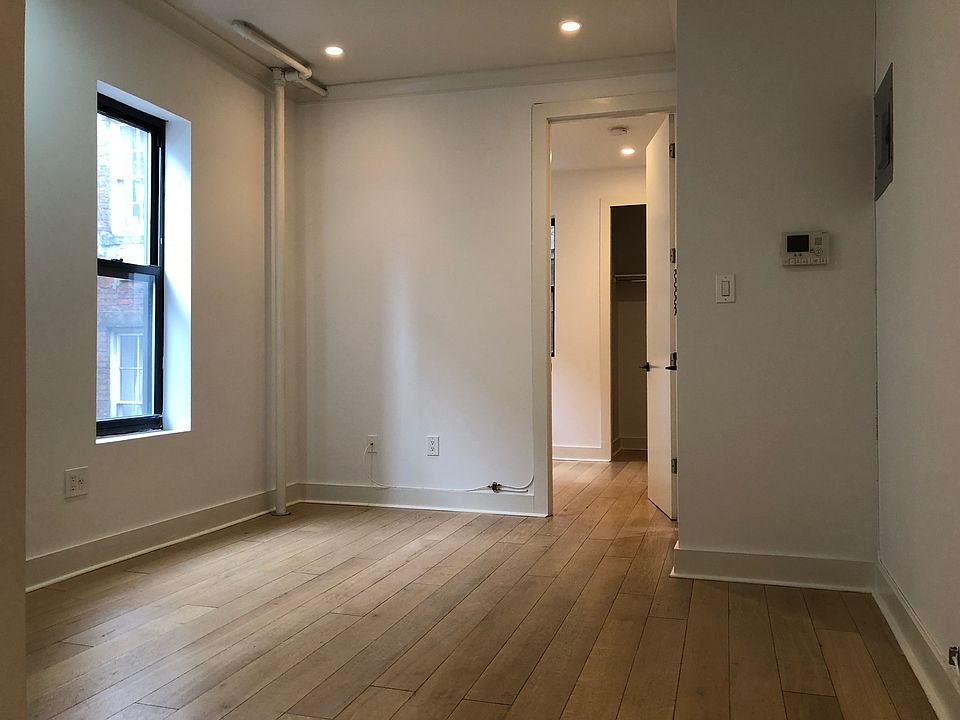 1st image of 224 W 21st St APT 12