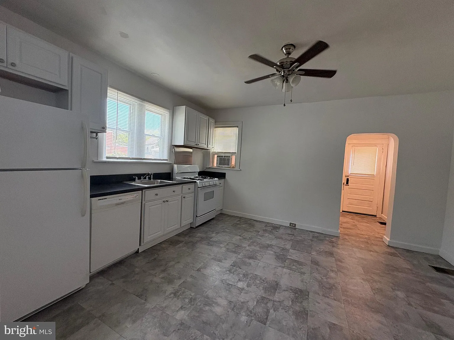 1 bed, 1504 sqft, $1,450 — Photo 4
