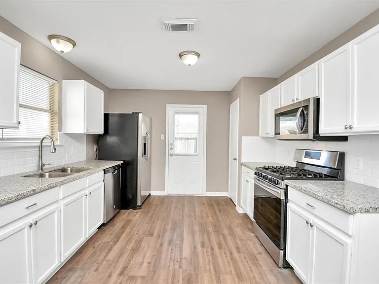 21826 Hemlock Park Dr — Photo 5