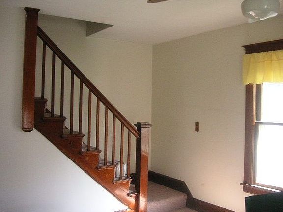 2nd image of 209 Franklin St