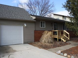 2810 Kimberley Rd, Ann Arbor, MI 48104