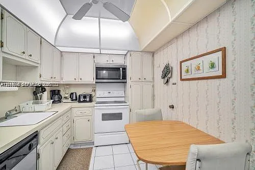 1950 S Ocean Dr #4D — Photo 15
