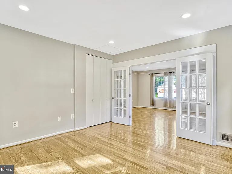 5021 Fleming Dr — Photo 27