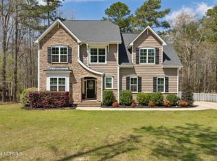 211 Dresden Ln, Whispering Pines, NC 28327