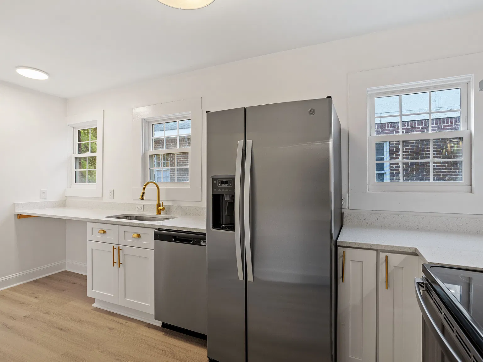 1 bed, 1118 sqft, $1,350 — Photo 3