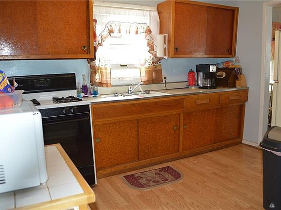 5th image of 107 Ursal Ln