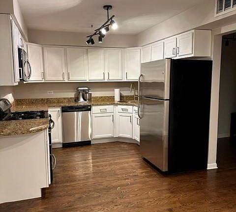 4th image of 3642 N California Ave #3