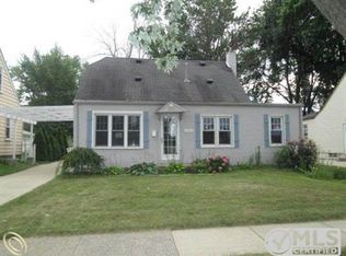 22416 Fresard St, Saint Clair Shores, MI 48080