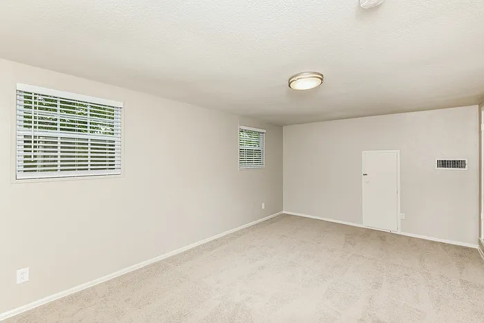 2417 Skyline Dr — Photo 12