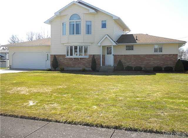 1st image of 25 Donna Lea Dr