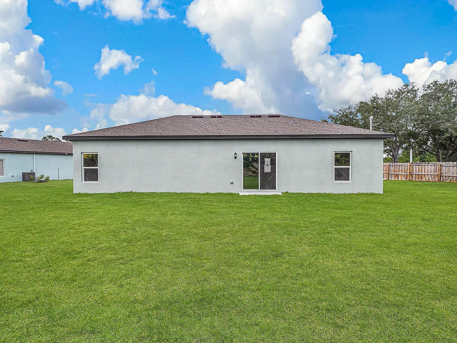 3 bed, 2.0 bath, 1463 sqft, $2,831 — Photo 3