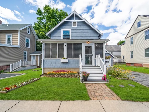 4 Collins St, Amesbury, MA 01913