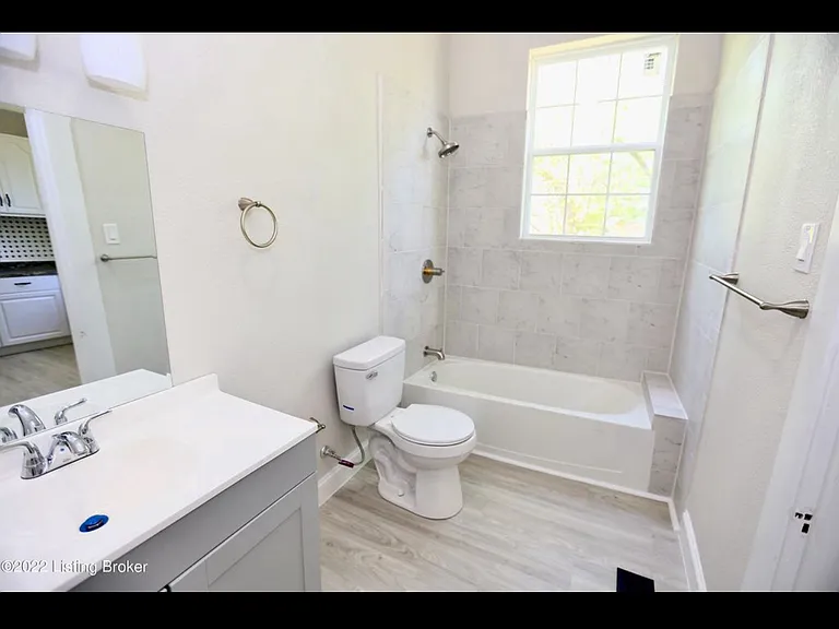1332 Olive St — Photo 10