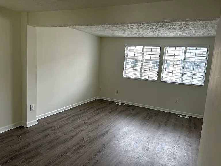 8539 Golden Ridge Ct — Photo 3