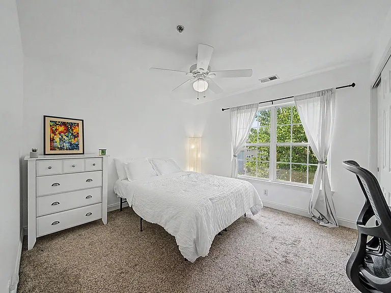 180 Blue Heron Dr #180 — Photo 20